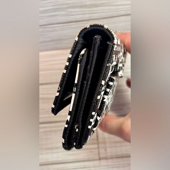 093- Kenneth Cole Reaction Black& White Long Wallet - Picture 3 of 9